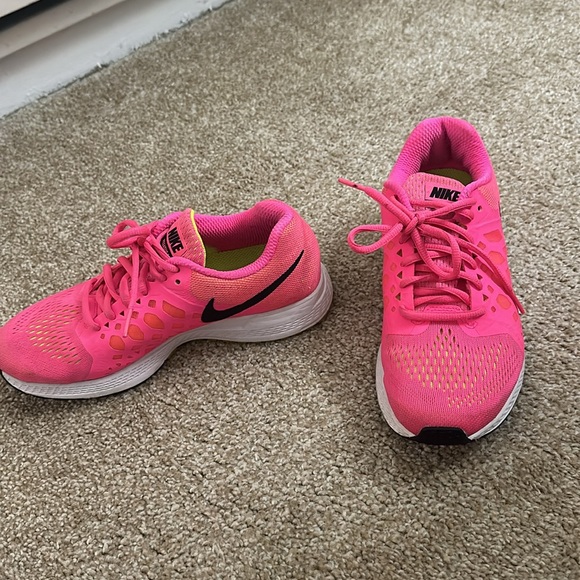 Nike women’s size 6 pink Pegasus 31 running sneakers - Picture 2 of 7